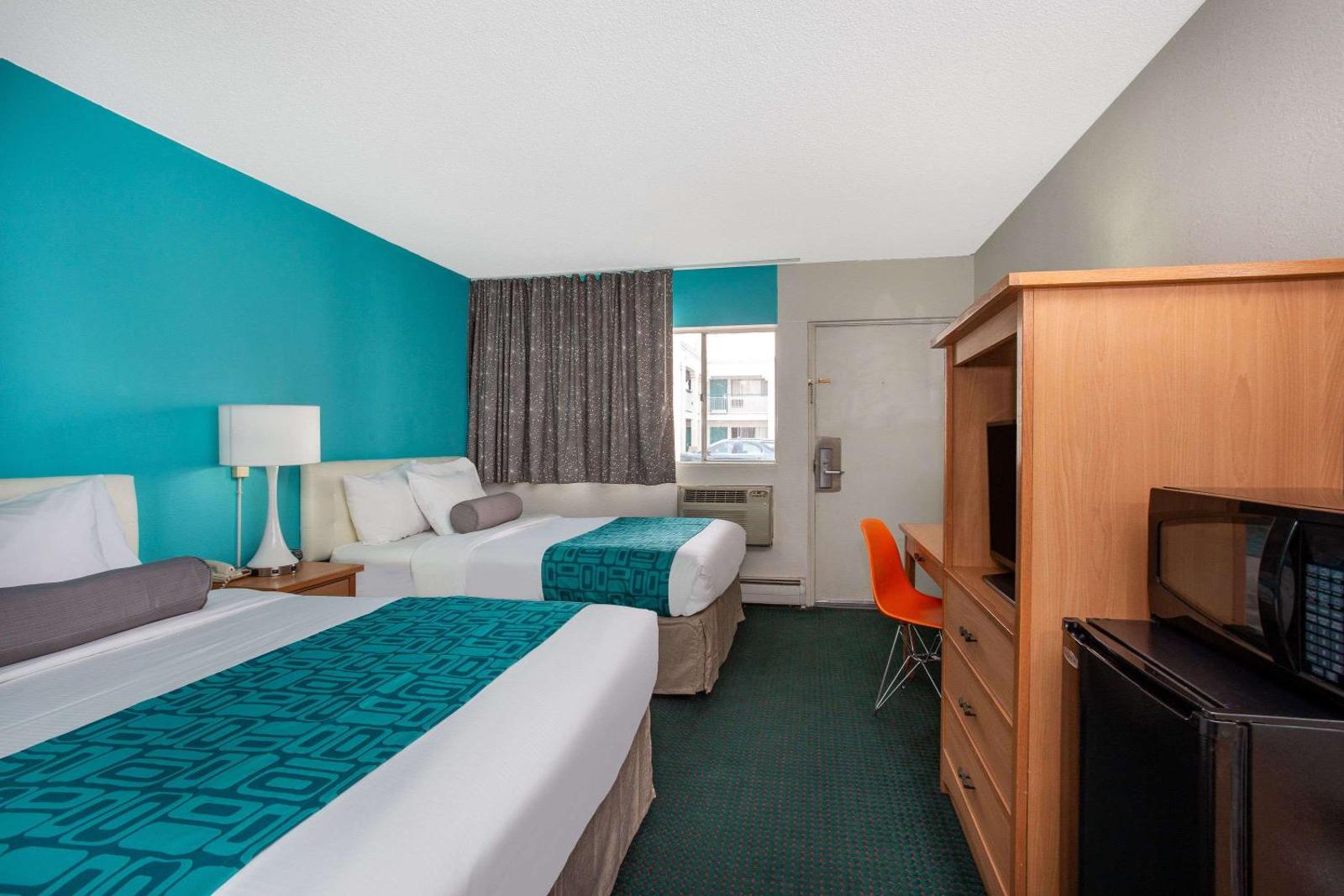 Howard Johnson by Wyndham Colorado Springs