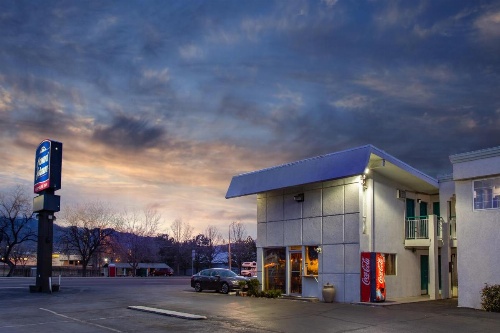 Howard Johnson by Wyndham Colorado Springs image 14